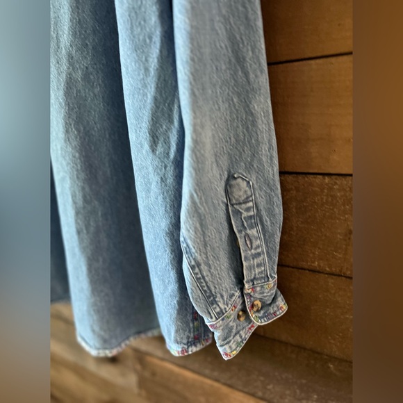 Vintage 90s Denim Button Up Shirt With Rainbow Floral Embroidery Boxy Fit - Picture 13 of 14